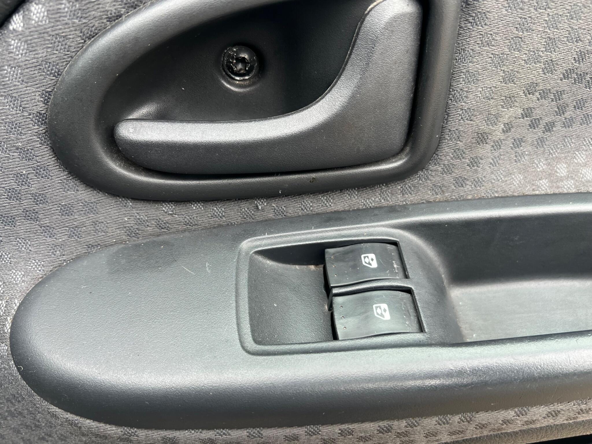 Renault Clio view 26