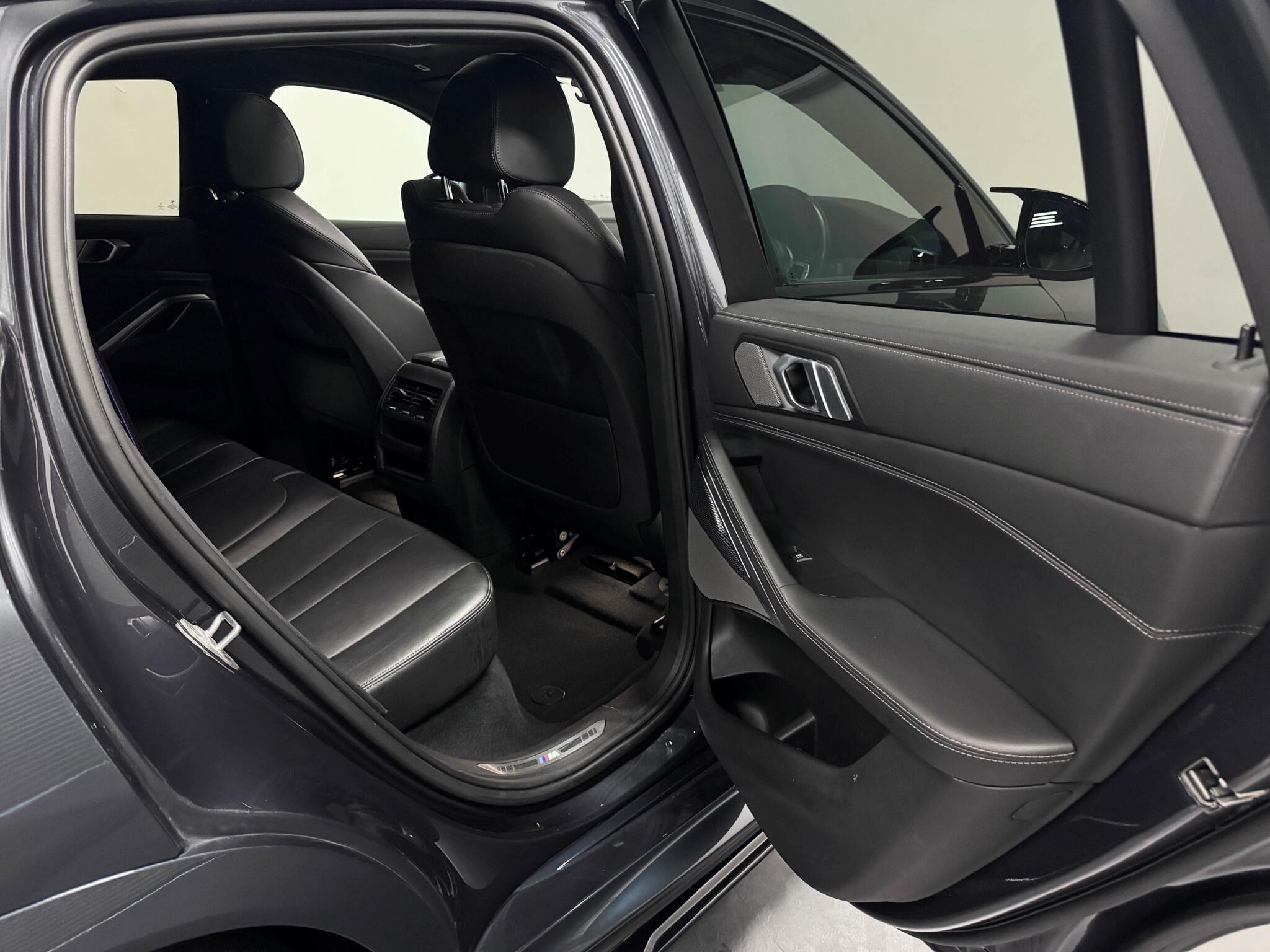 BMW X6 view 30