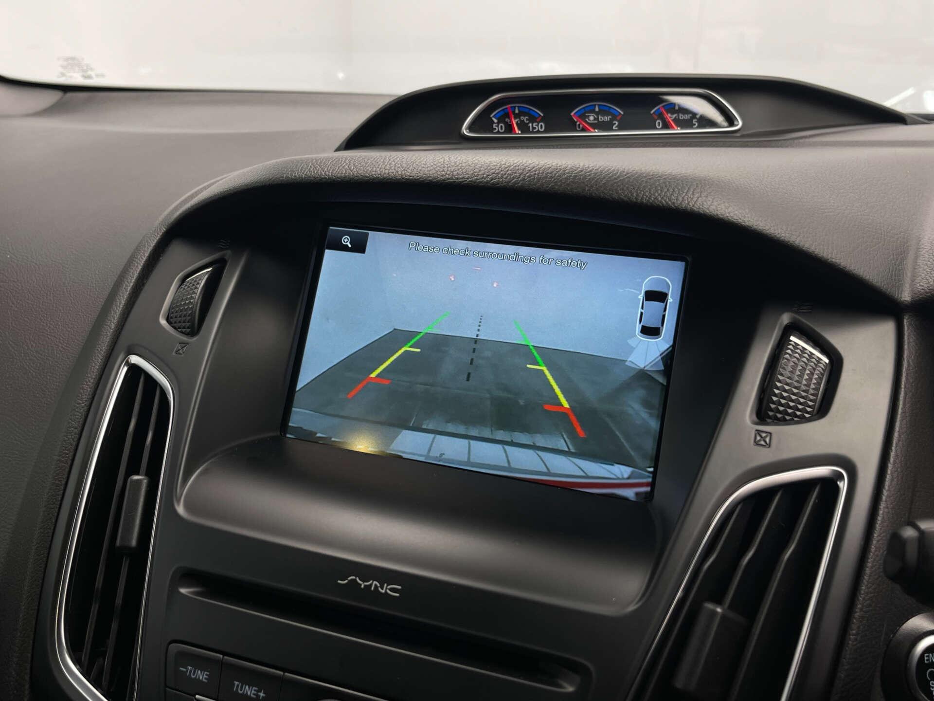Ford Focus view 22