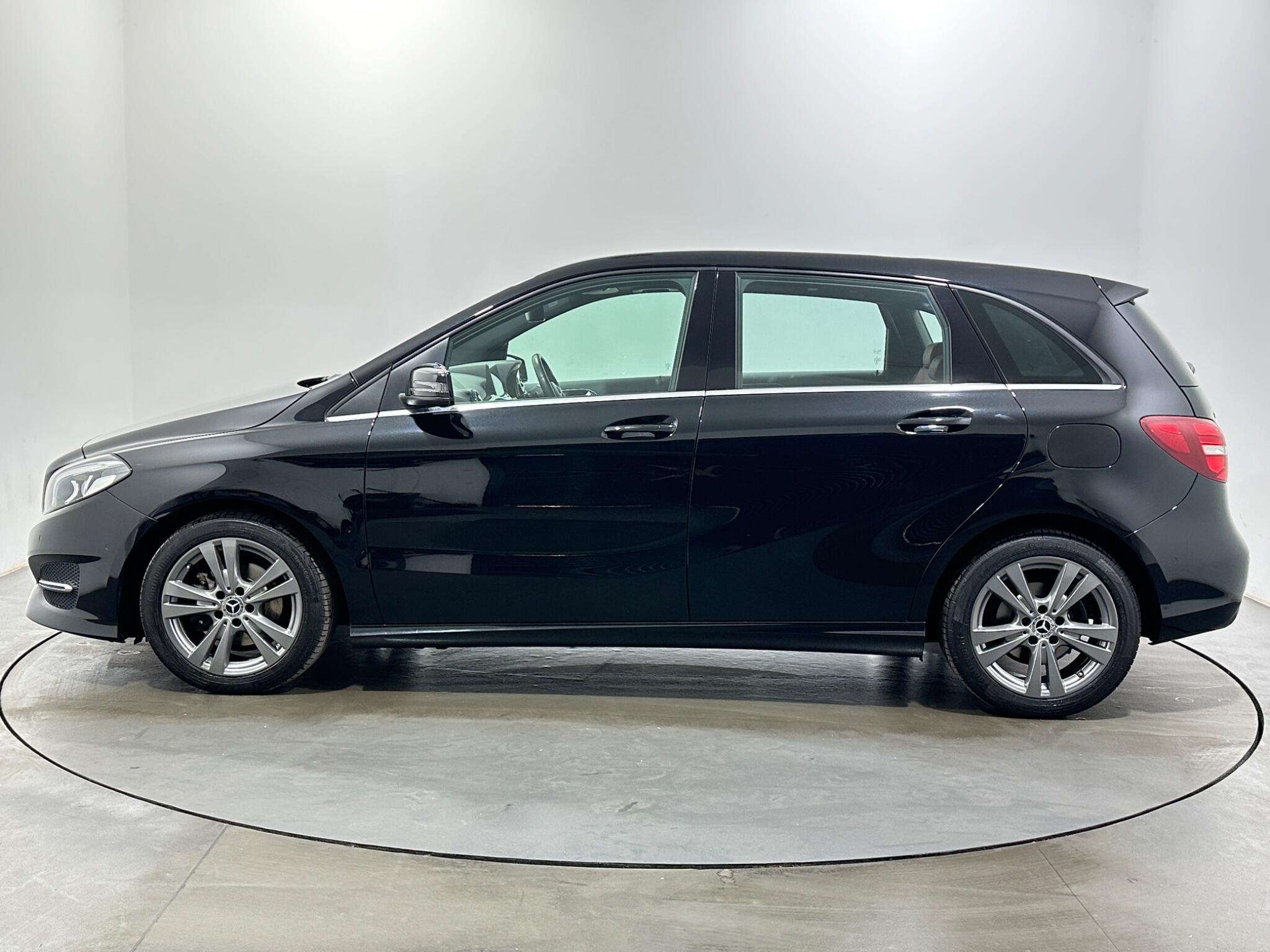 Mercedes-Benz B Class view 5