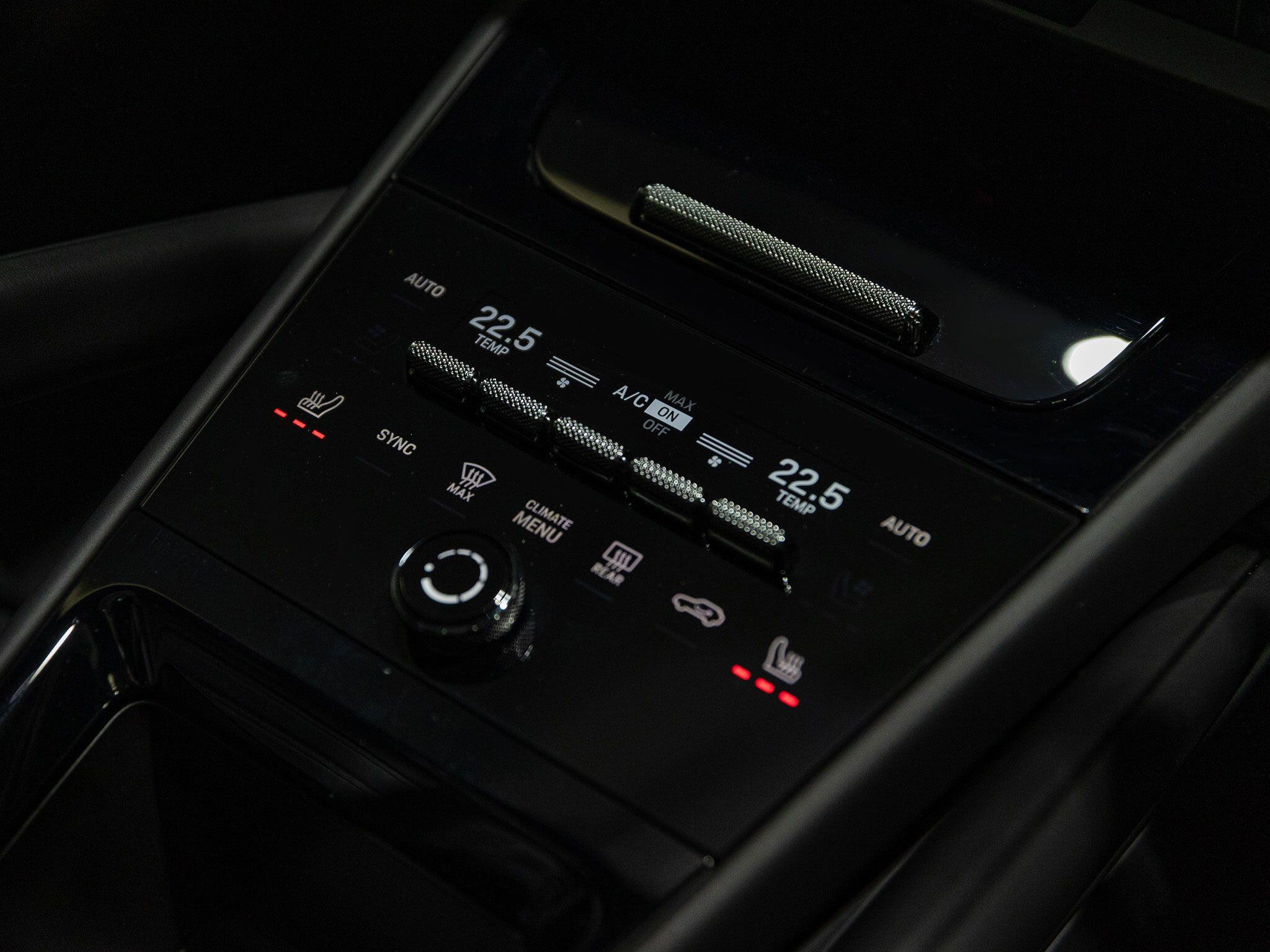 Porsche Cayenne view 21