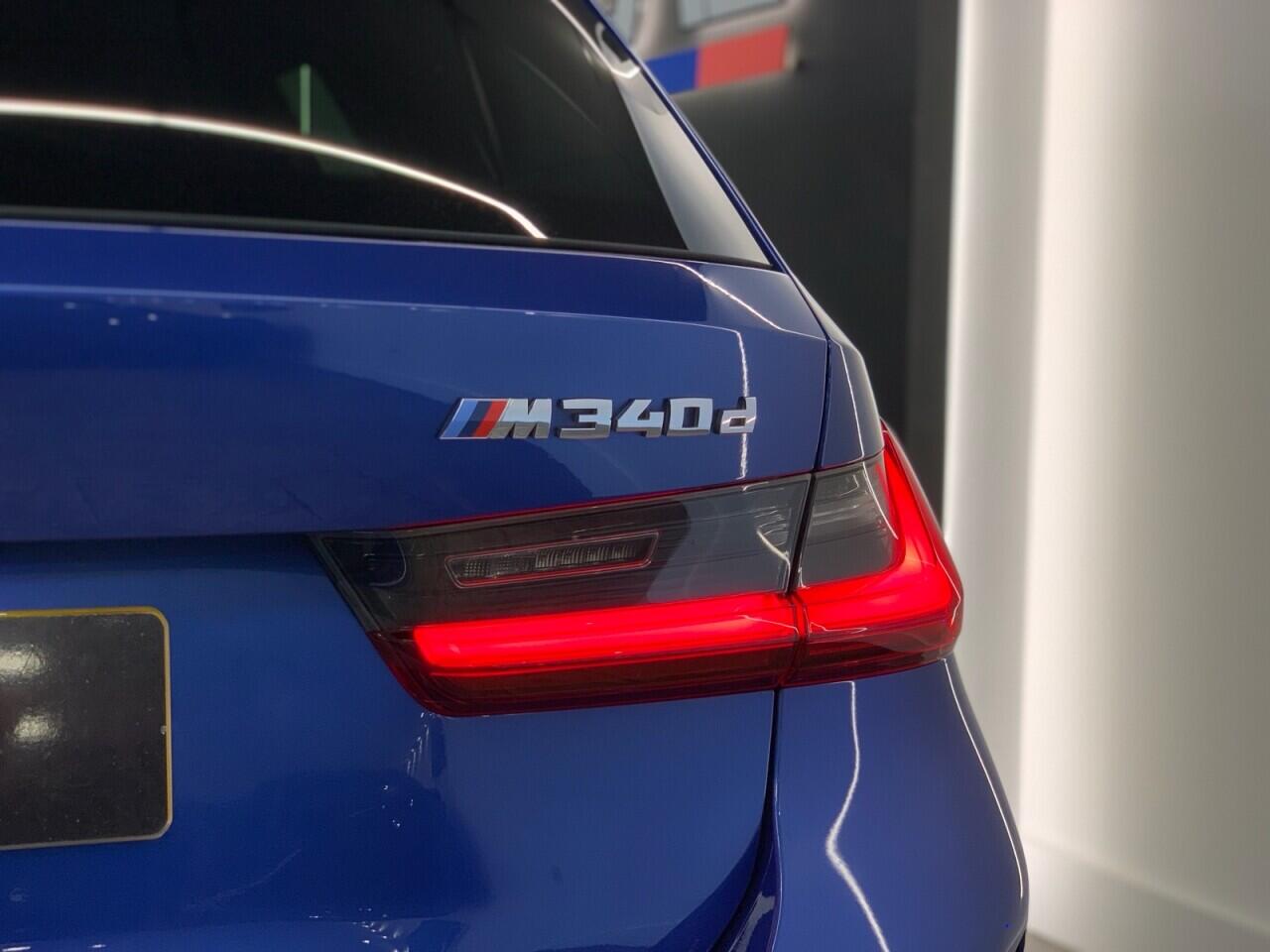 BMW 3 Series view 9