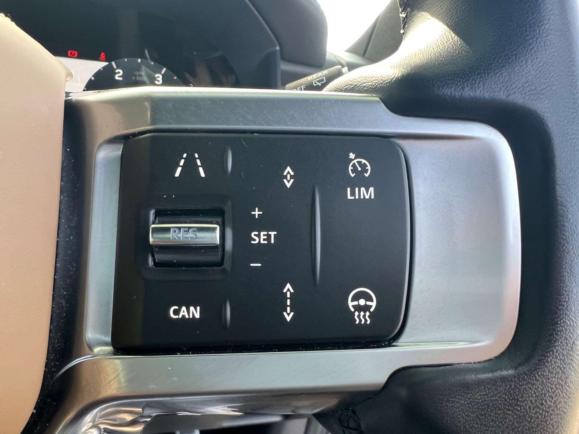Land Rover Discovery view 45