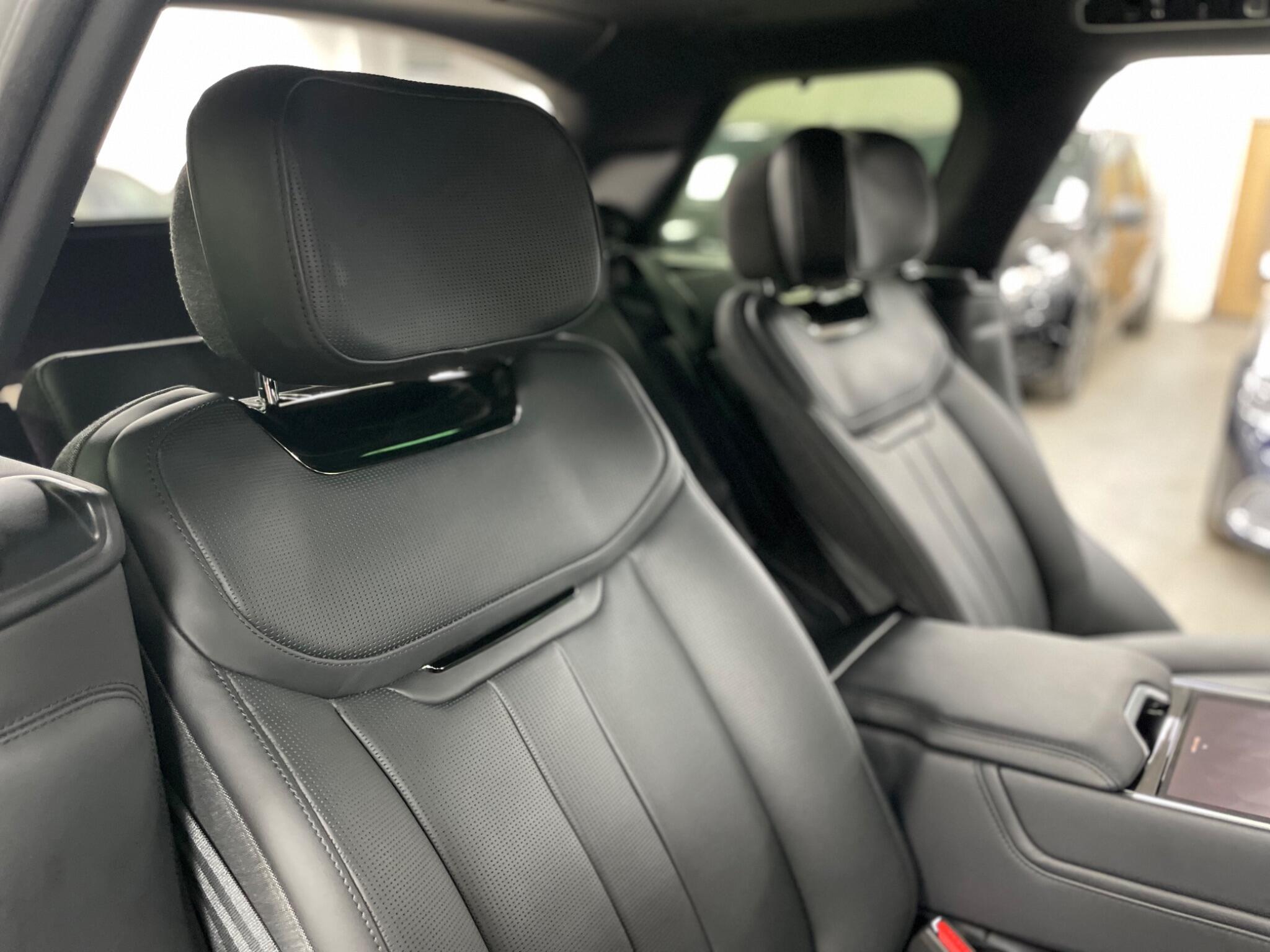 Land Rover Range Rover view 32