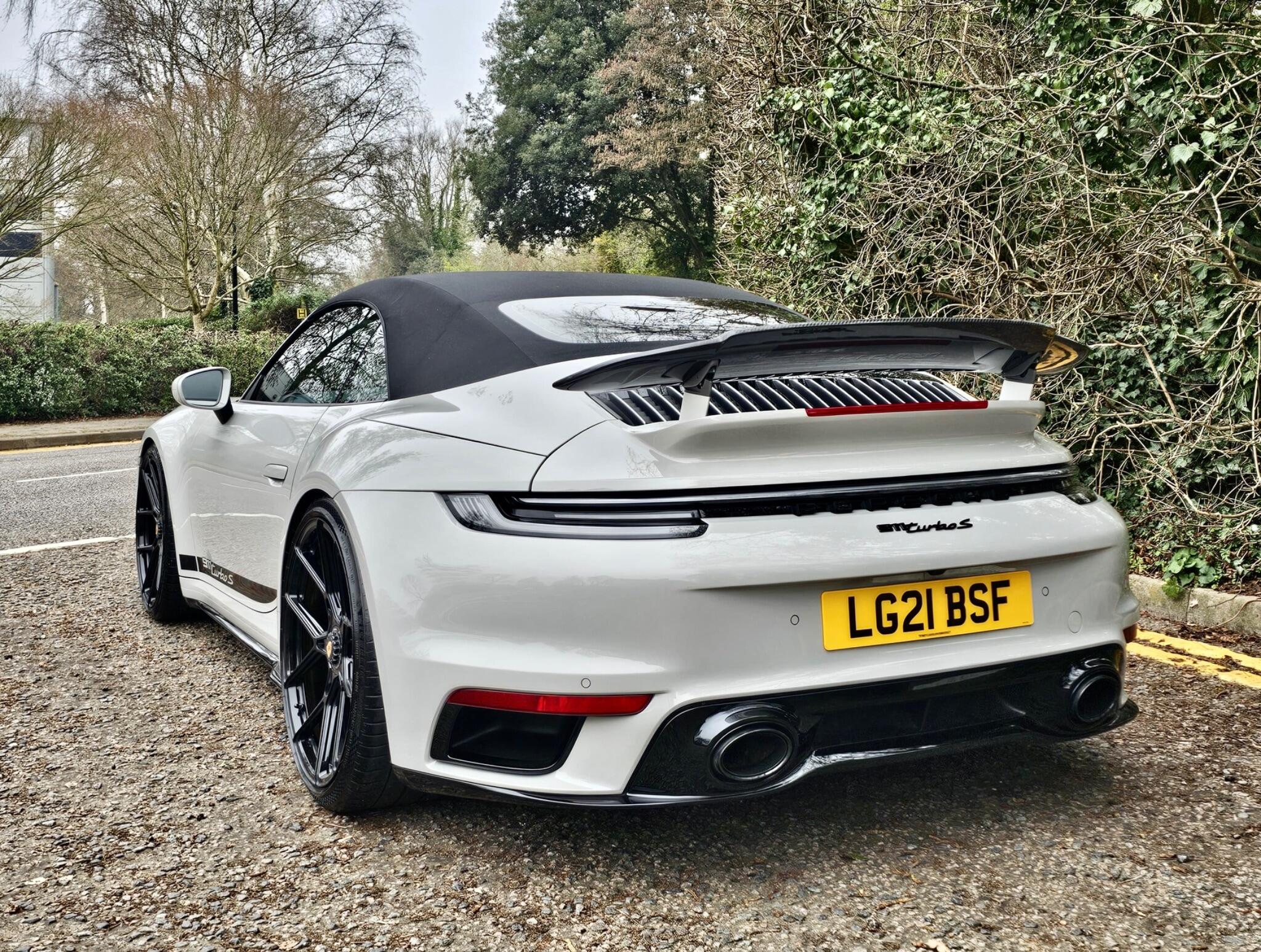 Porsche 911 view 25