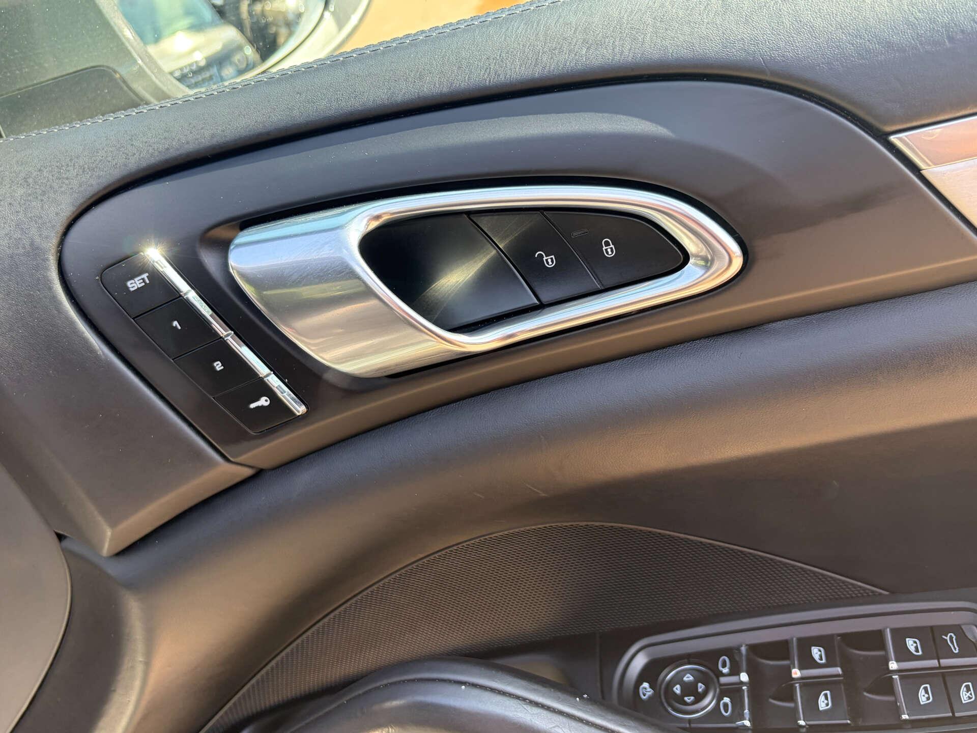 Porsche Cayenne view 41