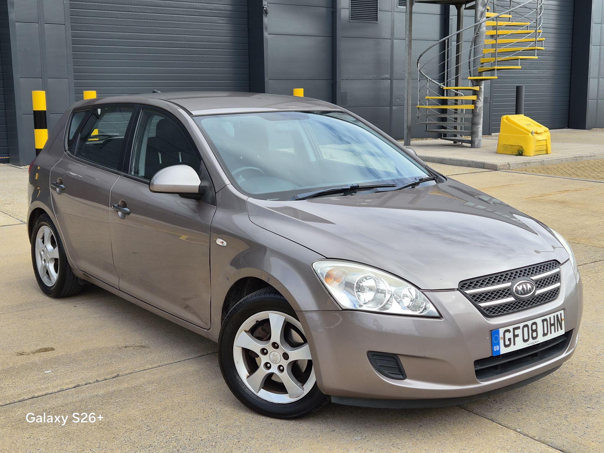 Brown (Bronze) 2008 Kia ceed Hatchback Front-wheel drive Automatic