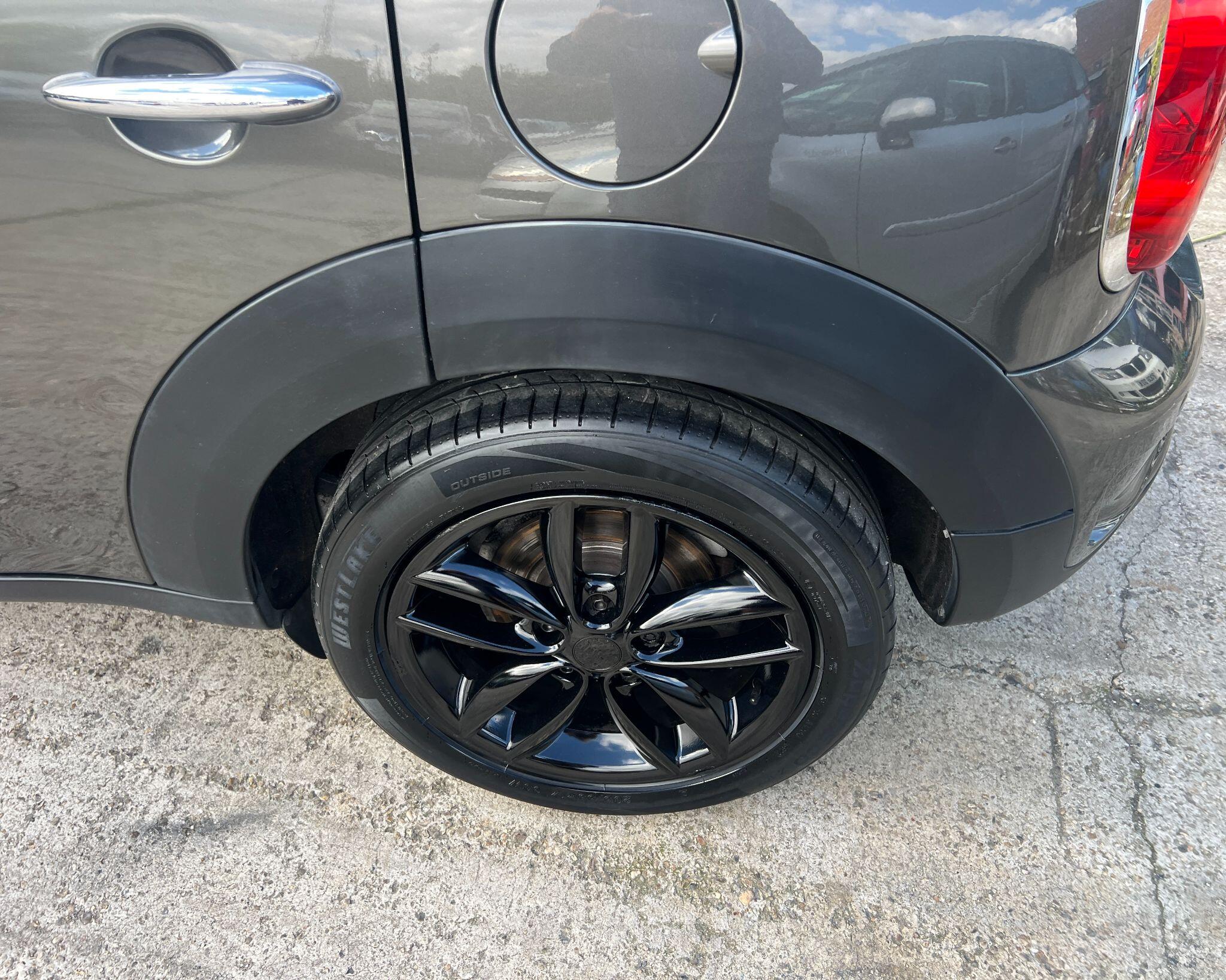 Mini Countryman view 22