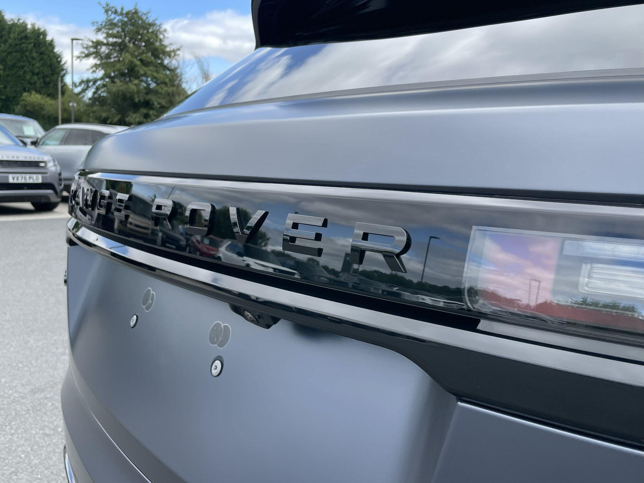 Land Rover Range Rover Velar view 33