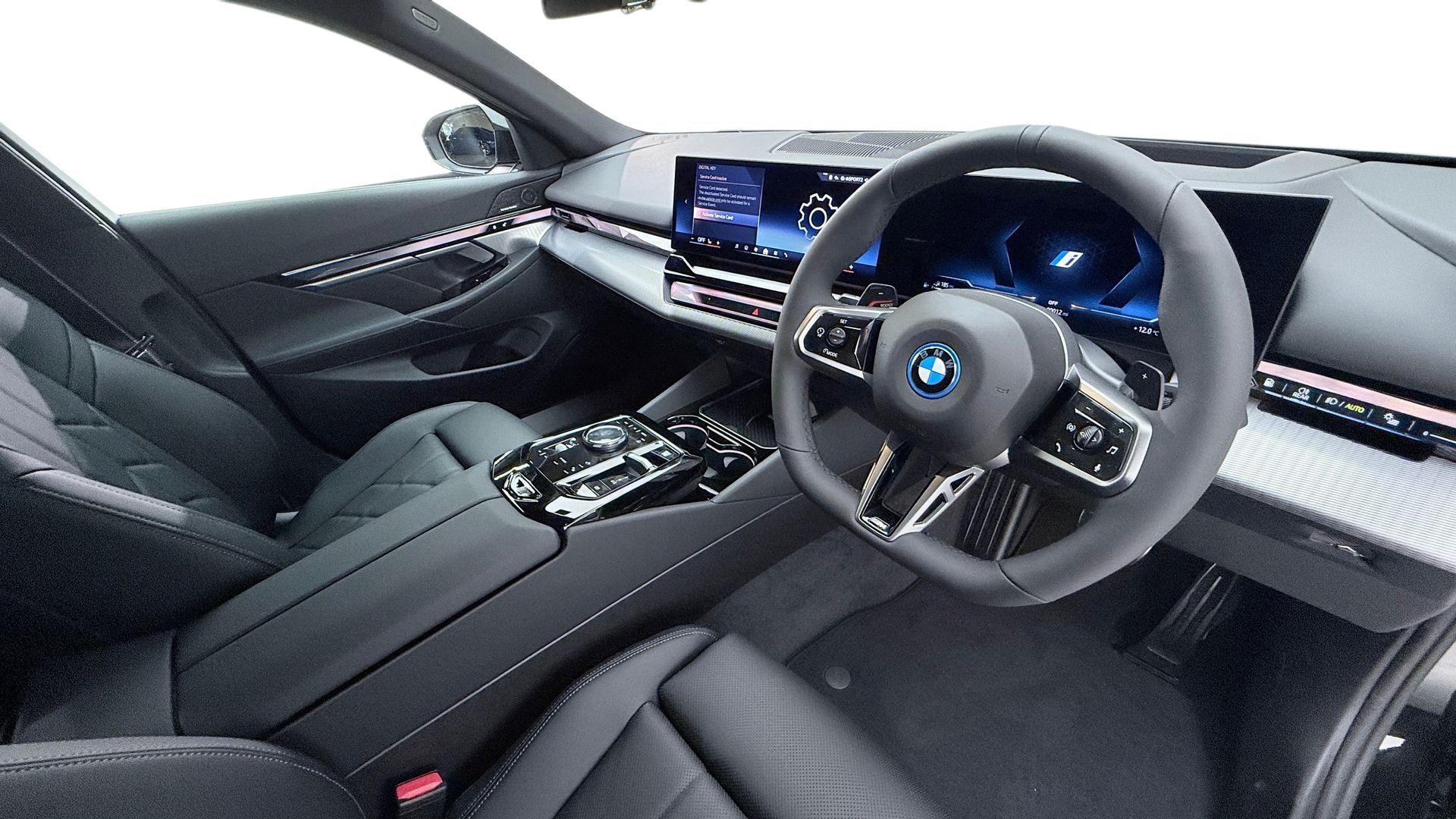 BMW 5 Series view 6