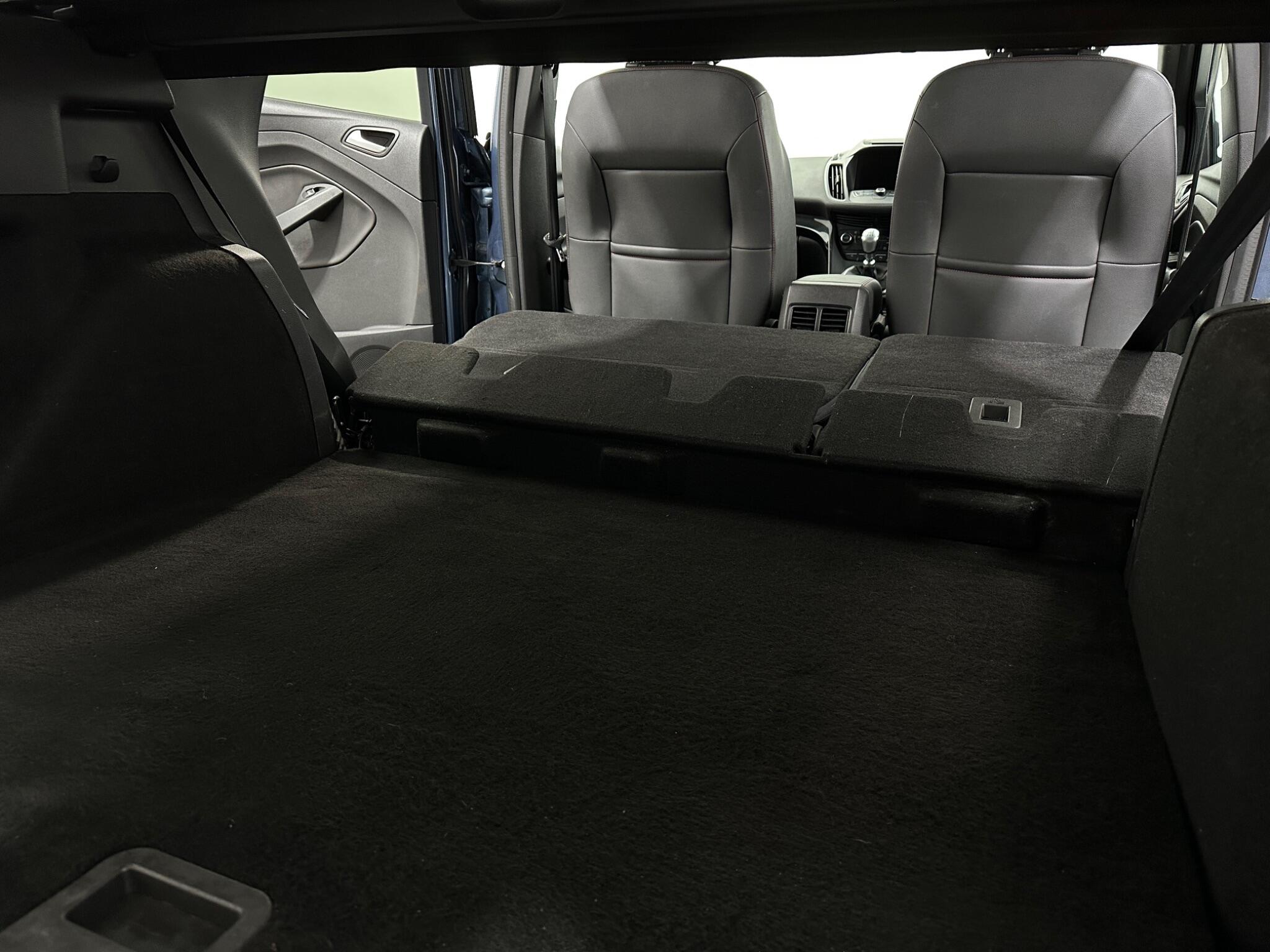 Ford Kuga view 43