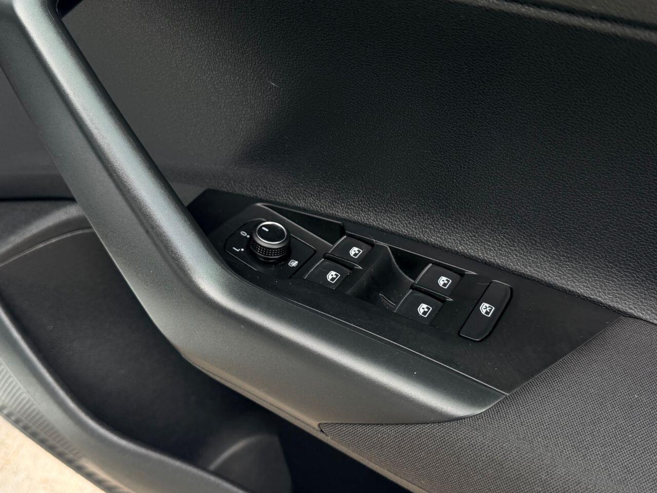 Volkswagen Polo view 28
