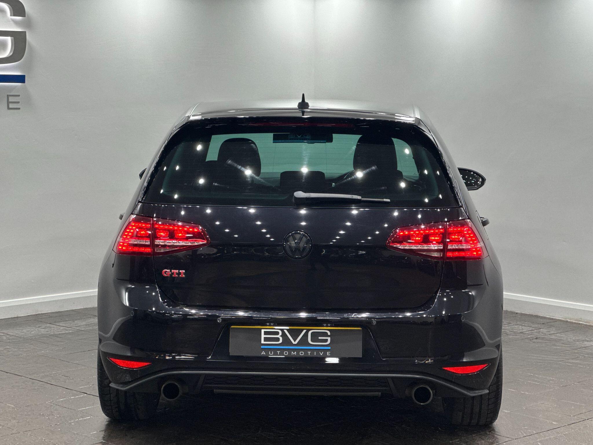 Volkswagen Golf view 8