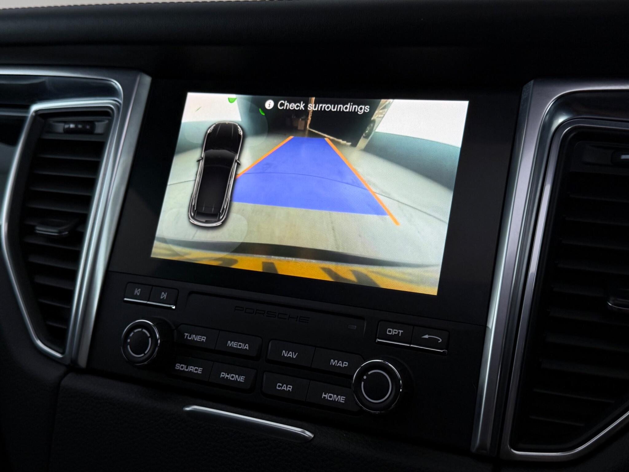 Porsche Macan view 47