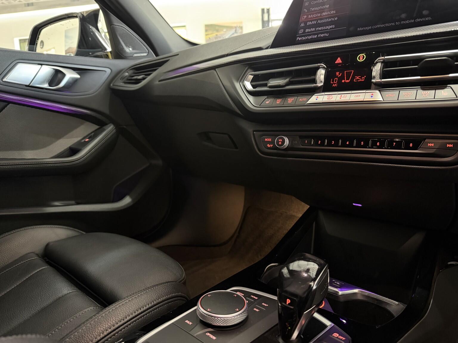 BMW 1 Series view 16