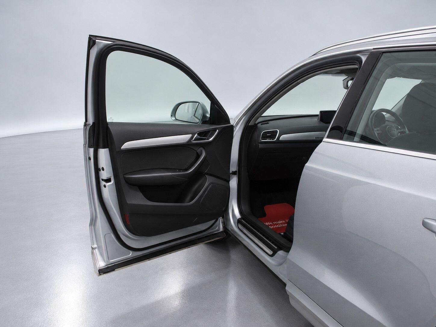 Audi Q3 view 27