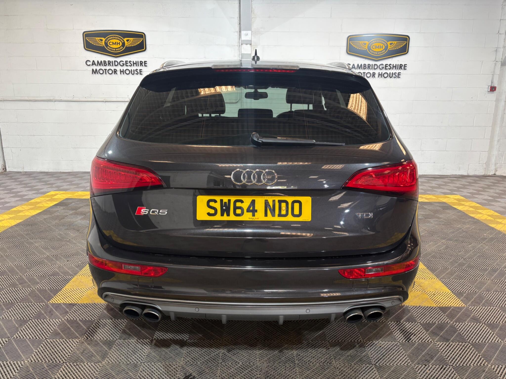 Audi SQ5 view 13