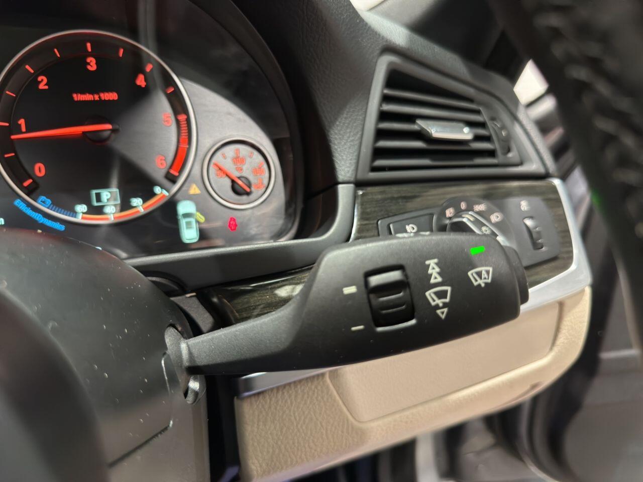 BMW 5 Series view 17