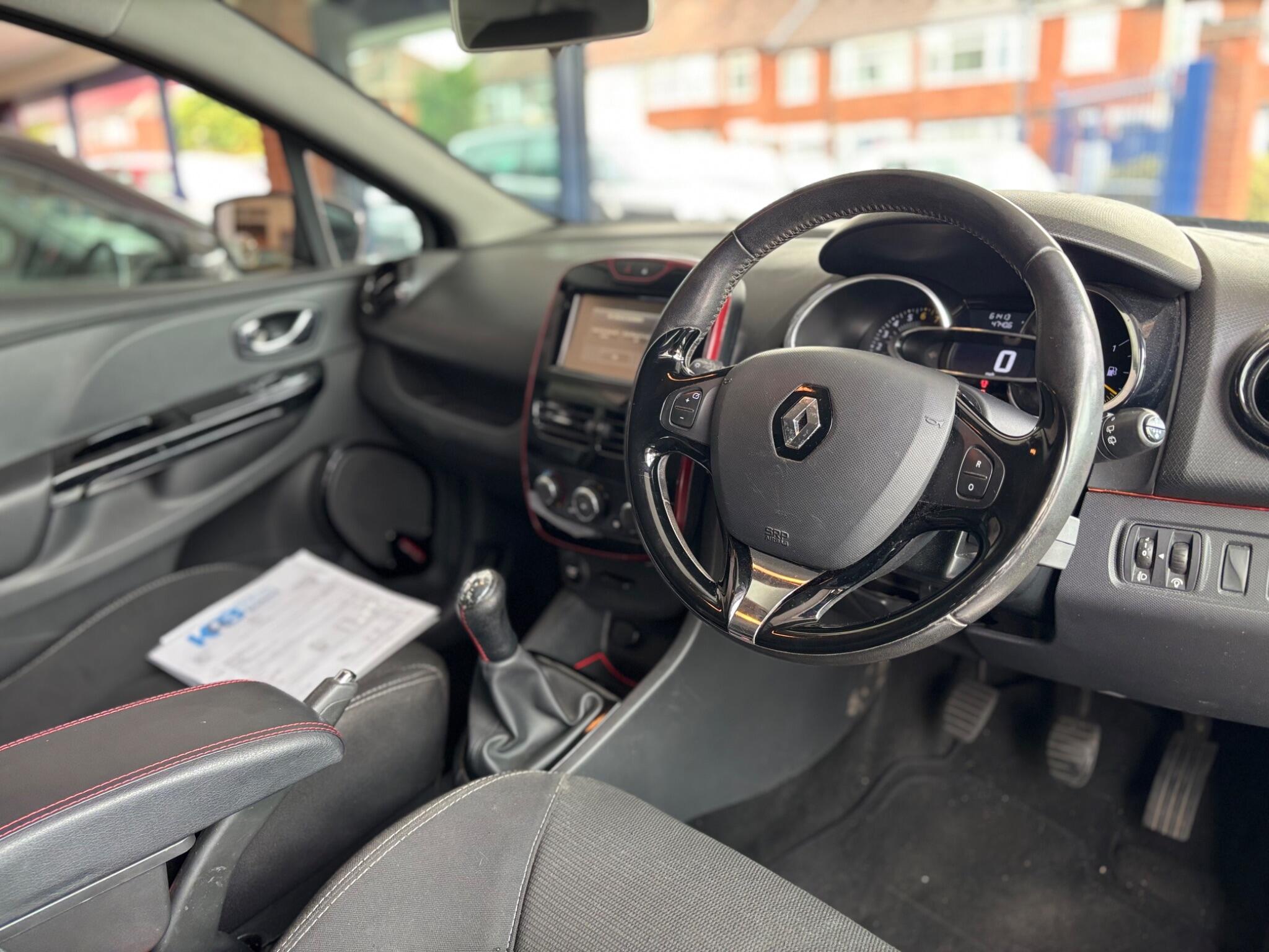 Renault Clio view 11
