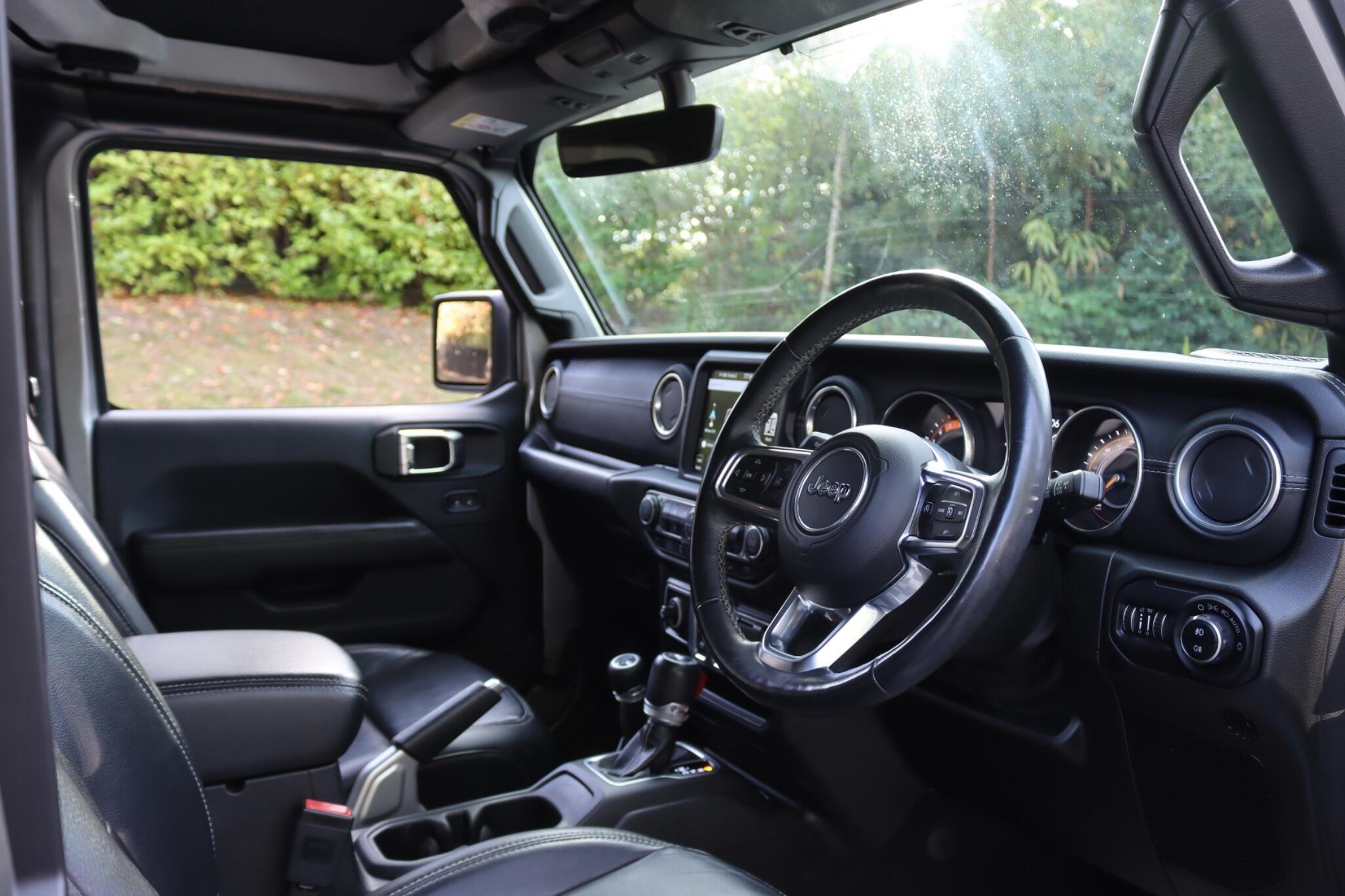 Jeep Wrangler view 36
