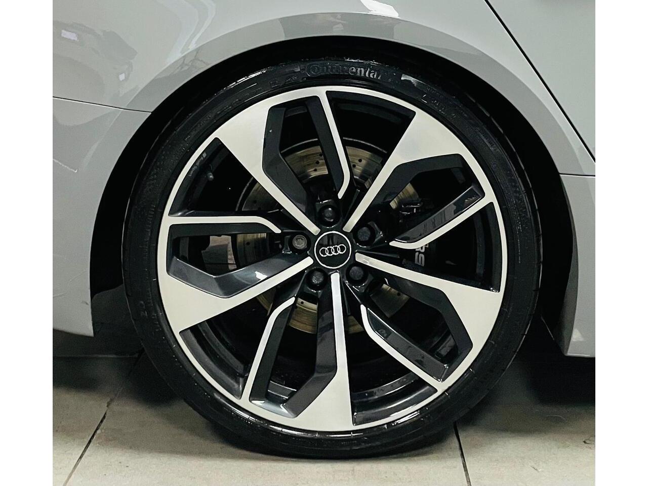 Audi RS4 view 15