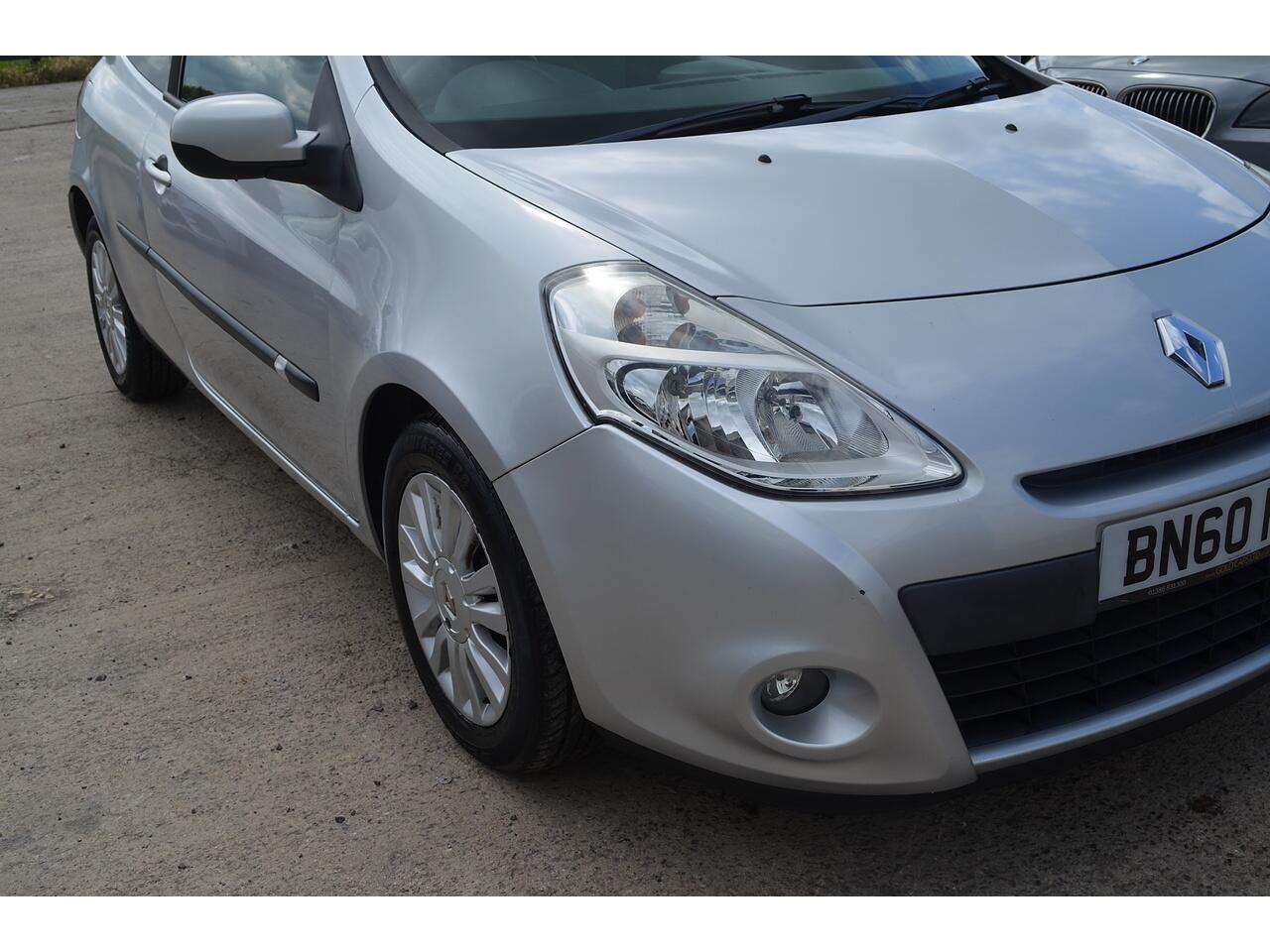 Renault Clio view 25