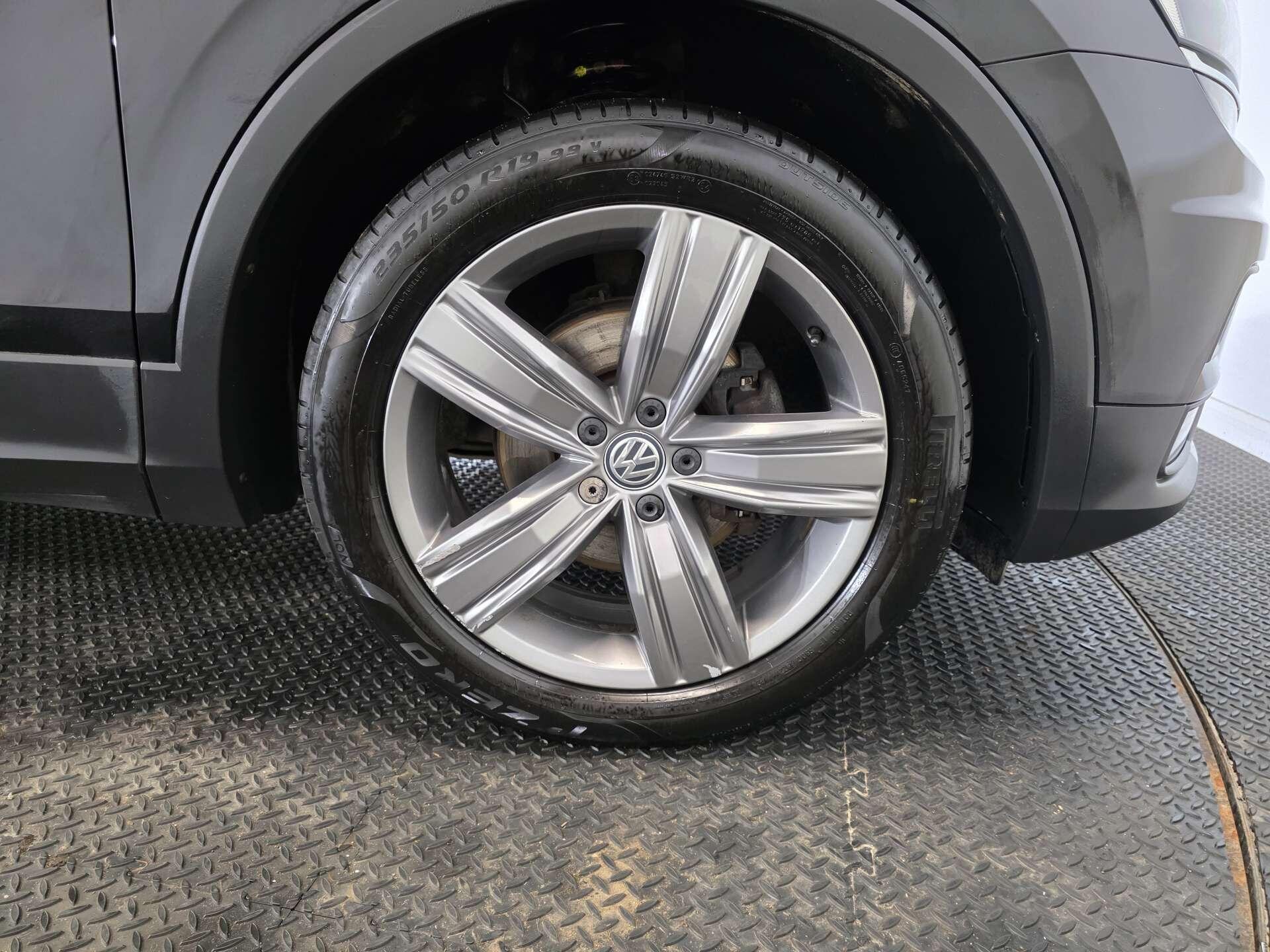 Volkswagen Tiguan view 73