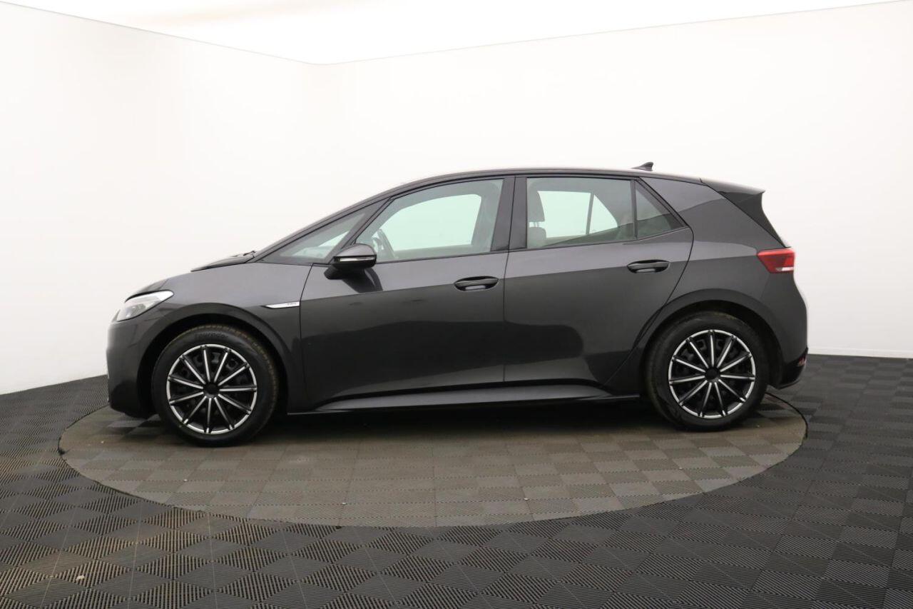 Volkswagen ID.3 view 8