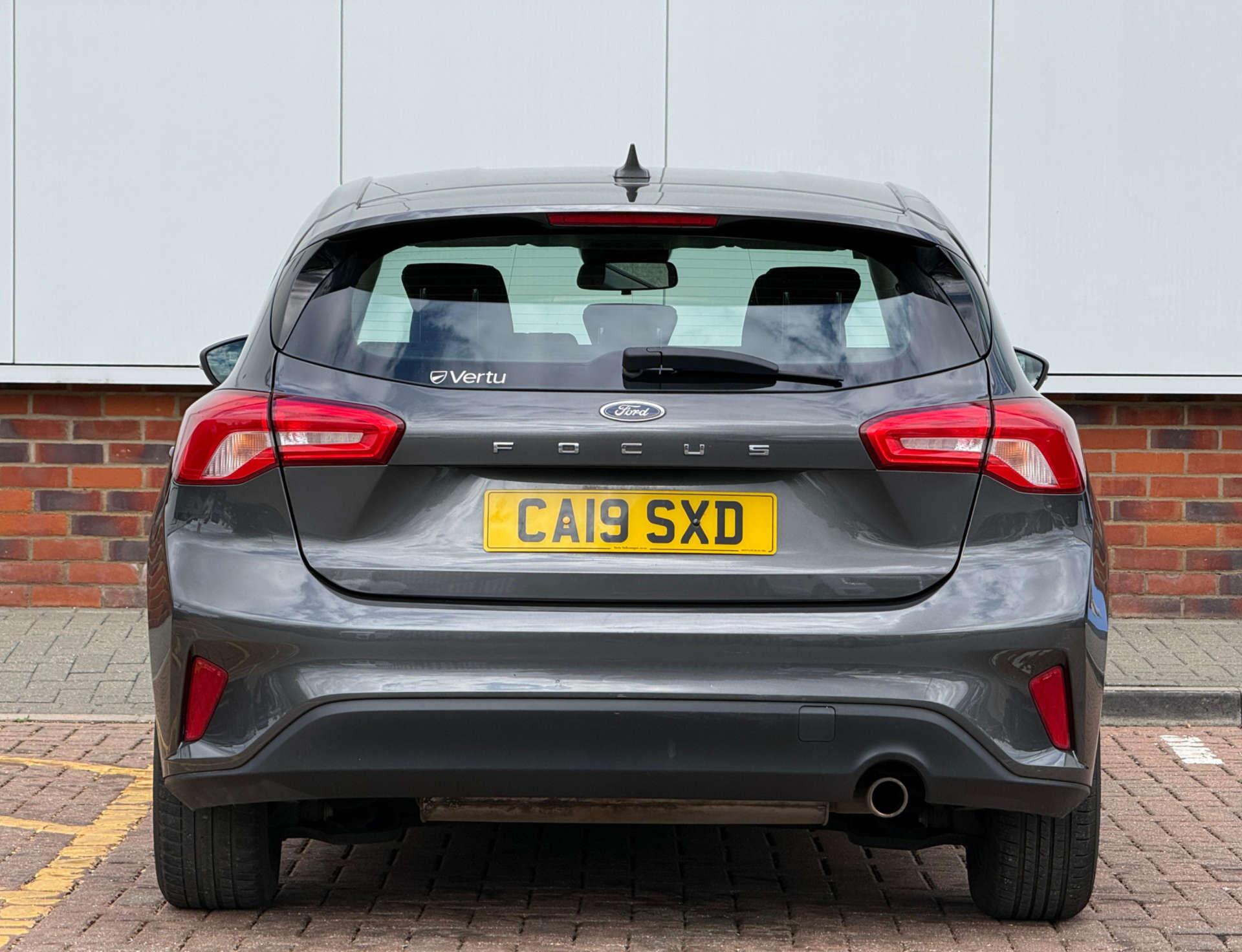 Ford Focus view 6