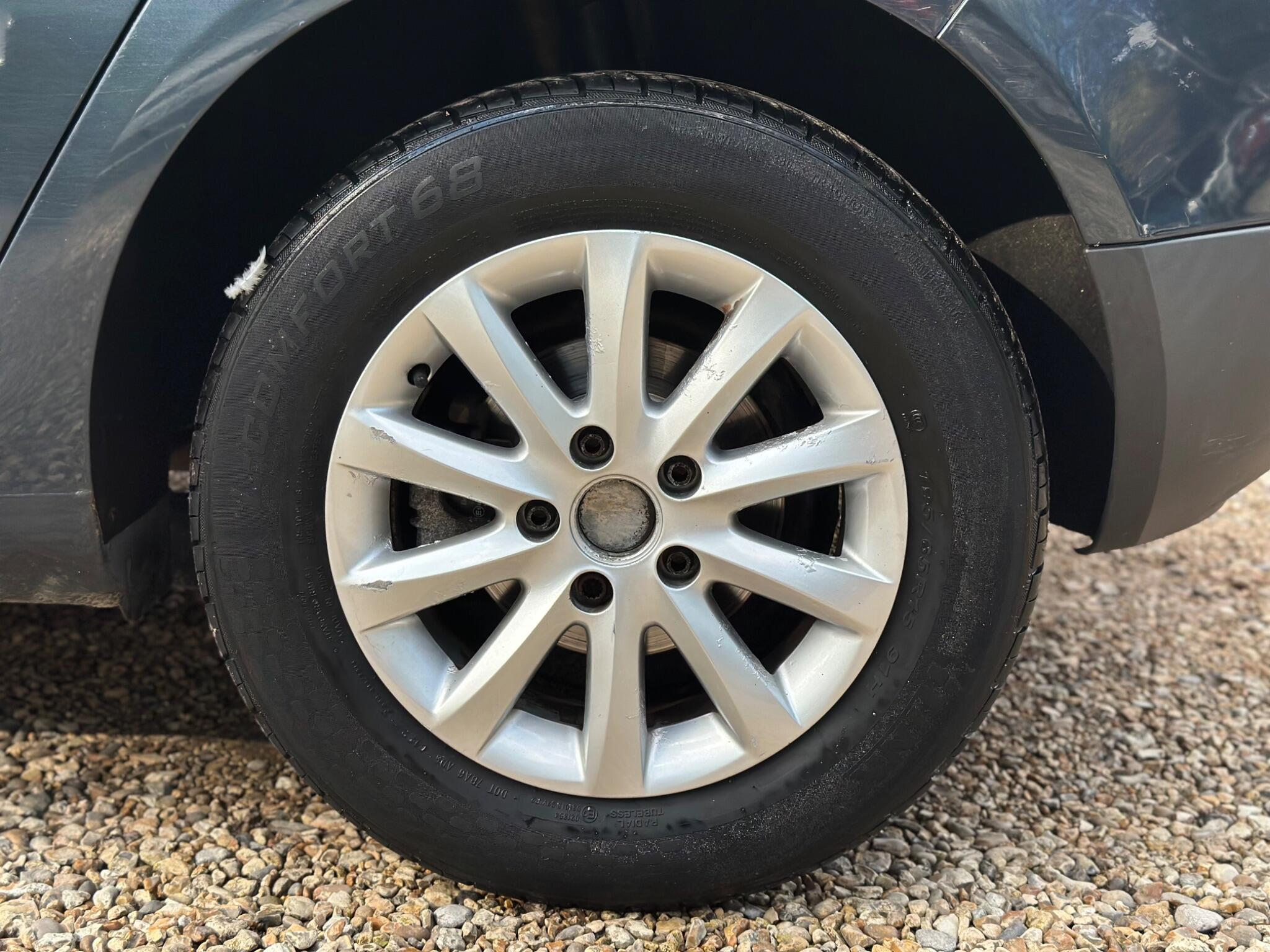 Volkswagen Golf view 50