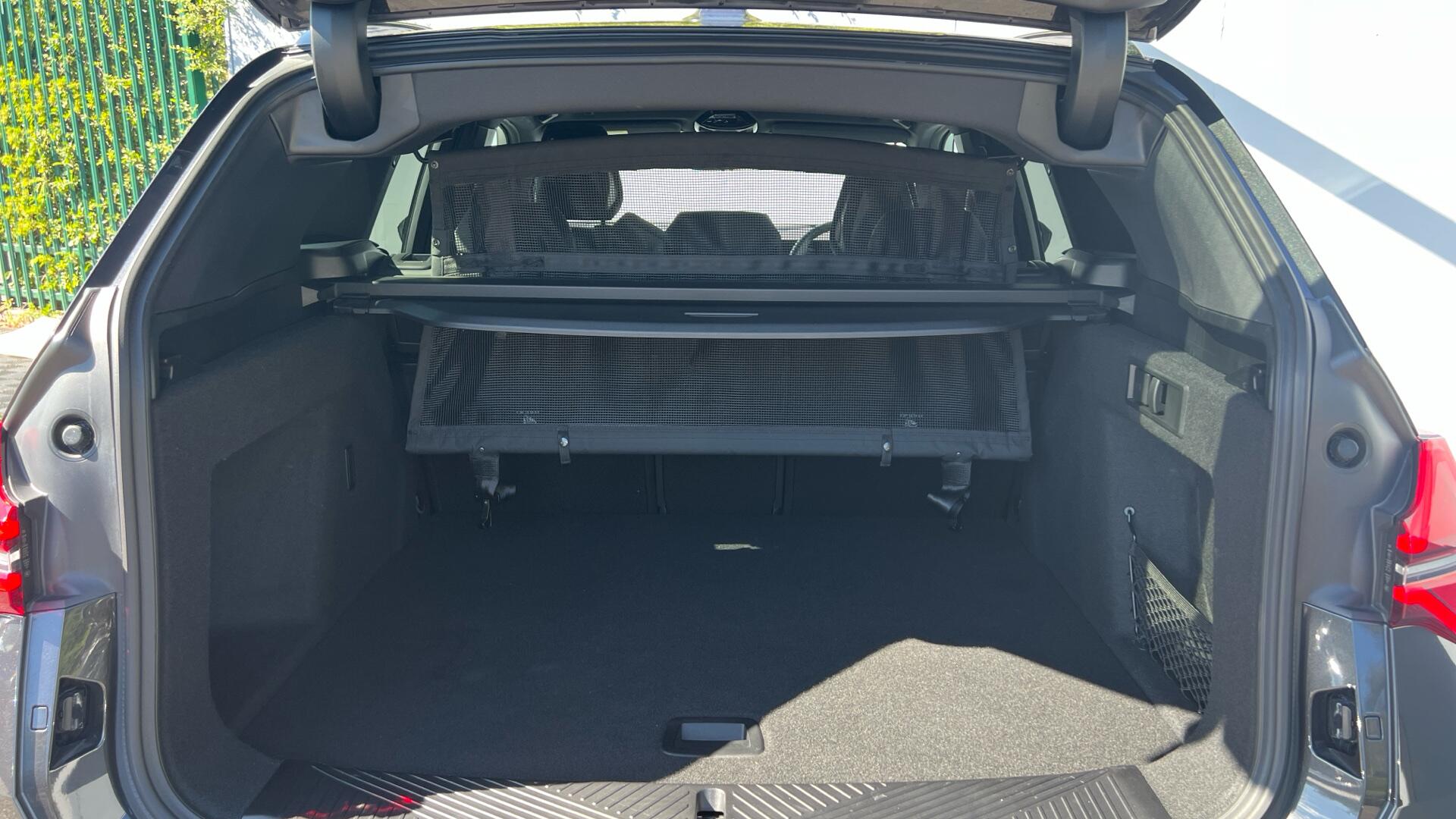 BMW X3 view 13
