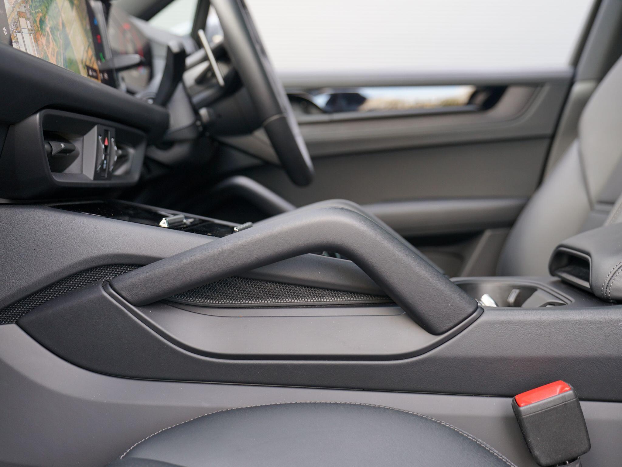 Porsche Cayenne view 102