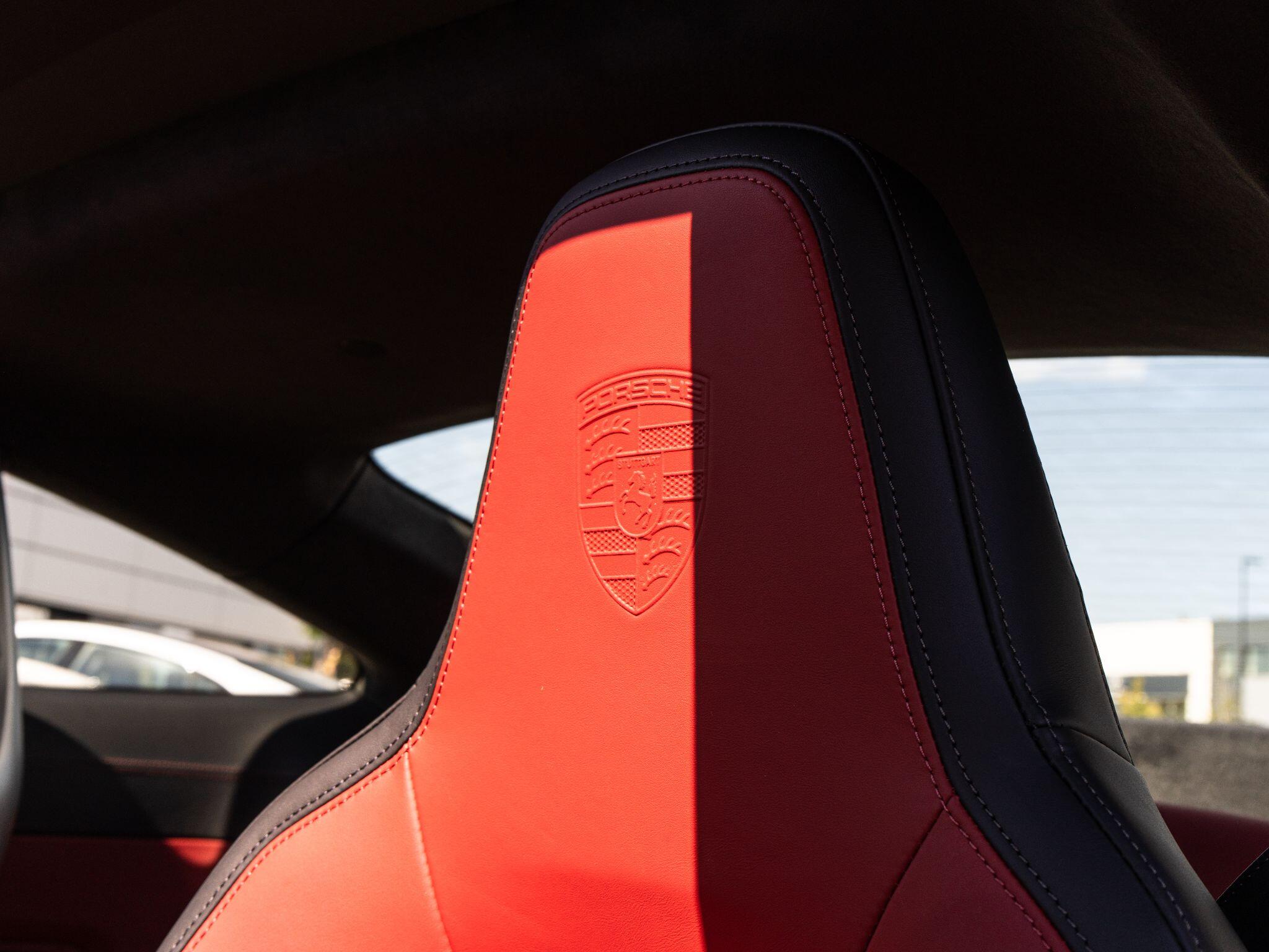 Porsche 911 view 22