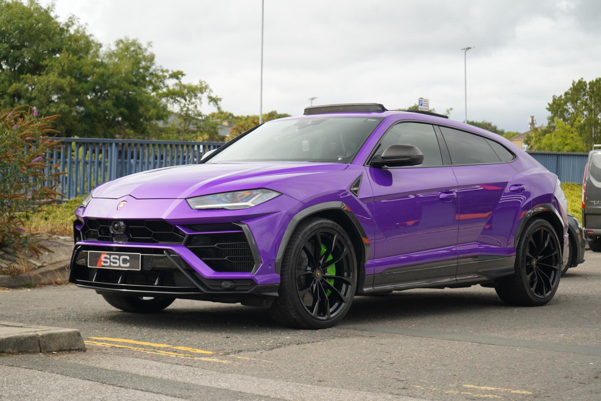 Lamborghini Urus view 6