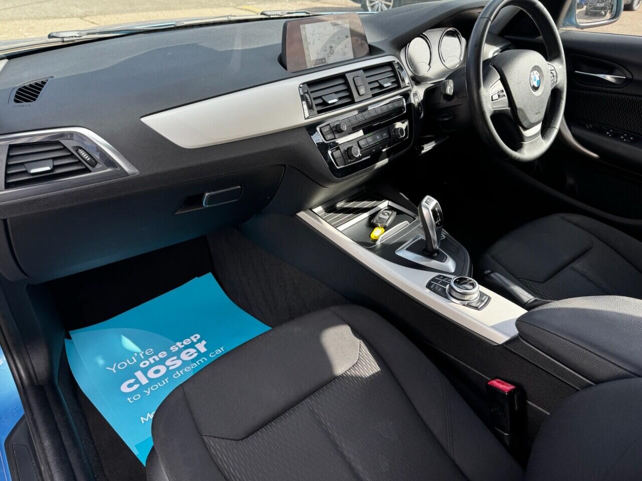 BMW 1 Series view 3