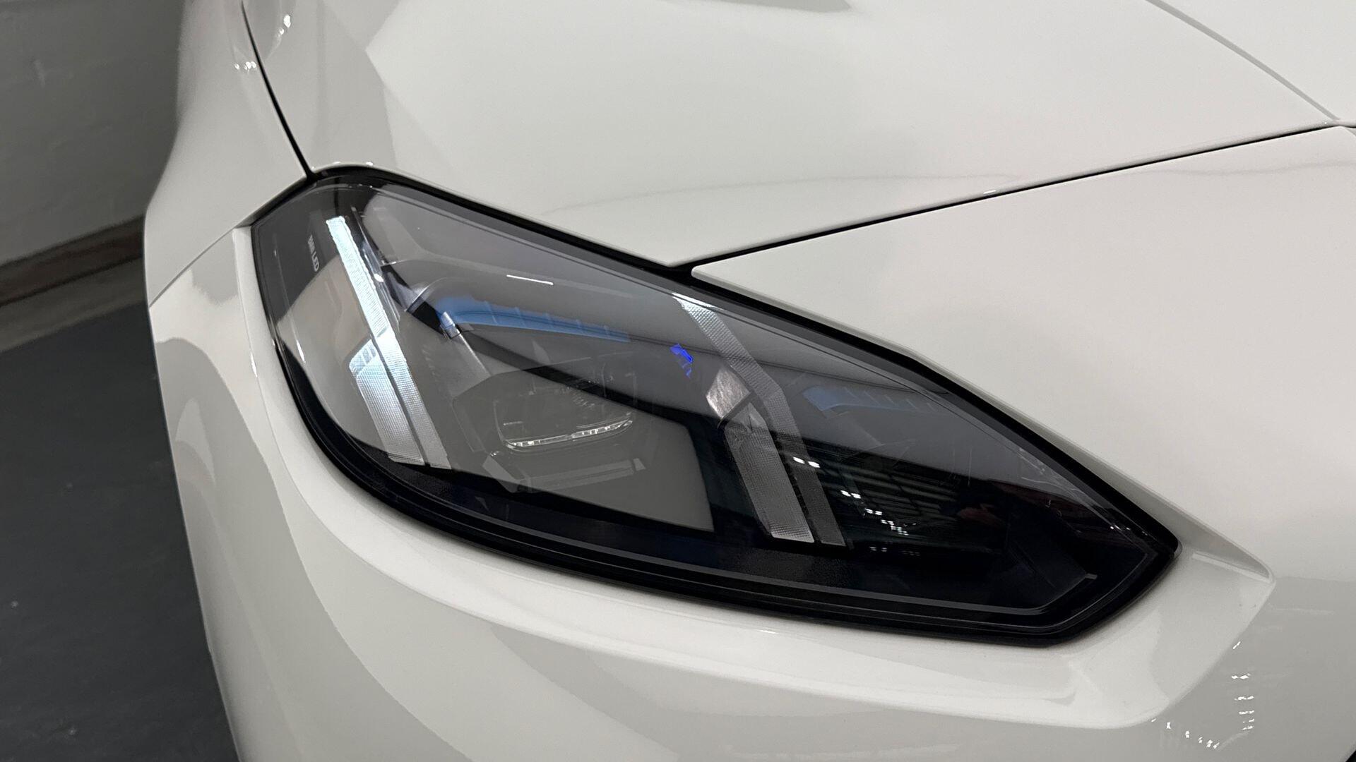 BMW 2 Series view 23