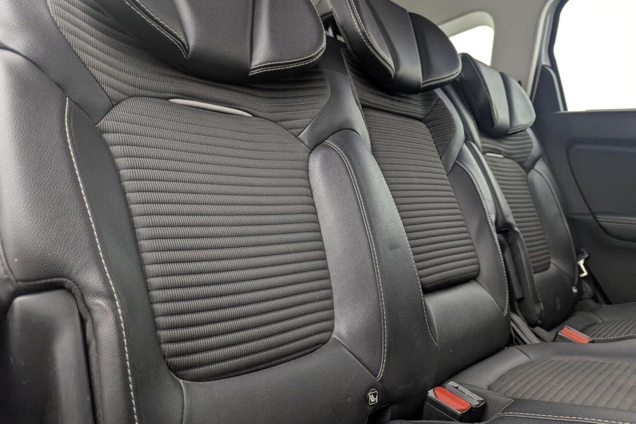 Renault Grand Scenic view 17