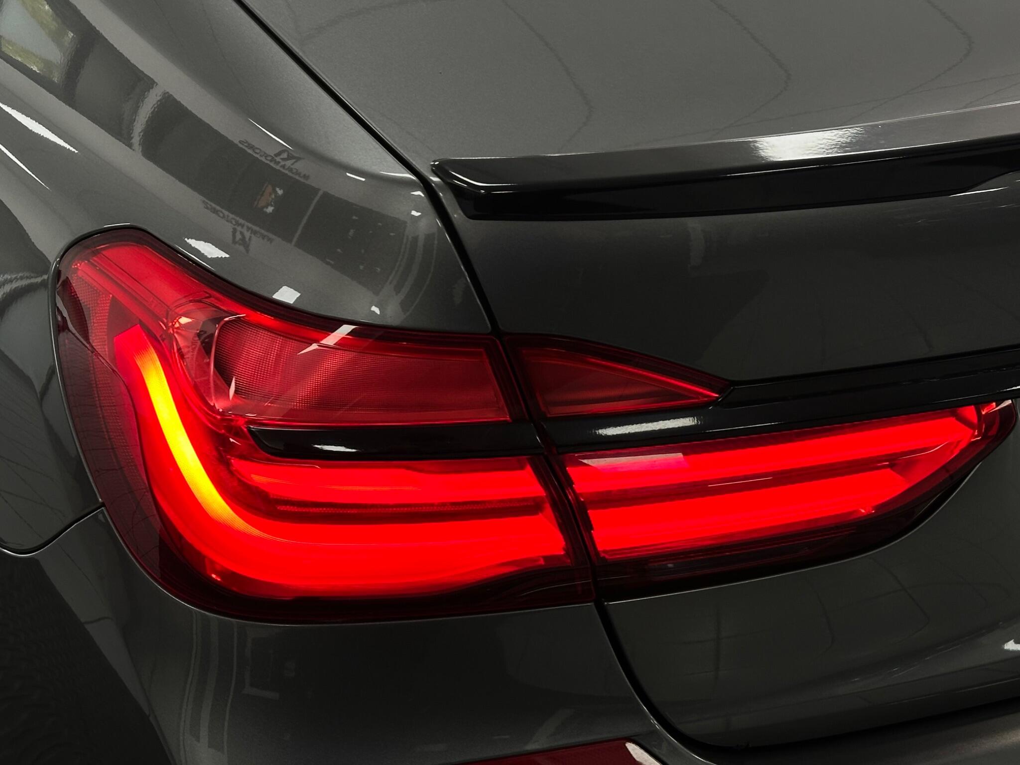 BMW 7 Series view 43
