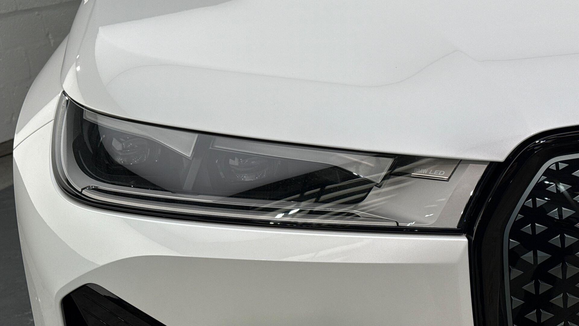 BMW Ix view 23