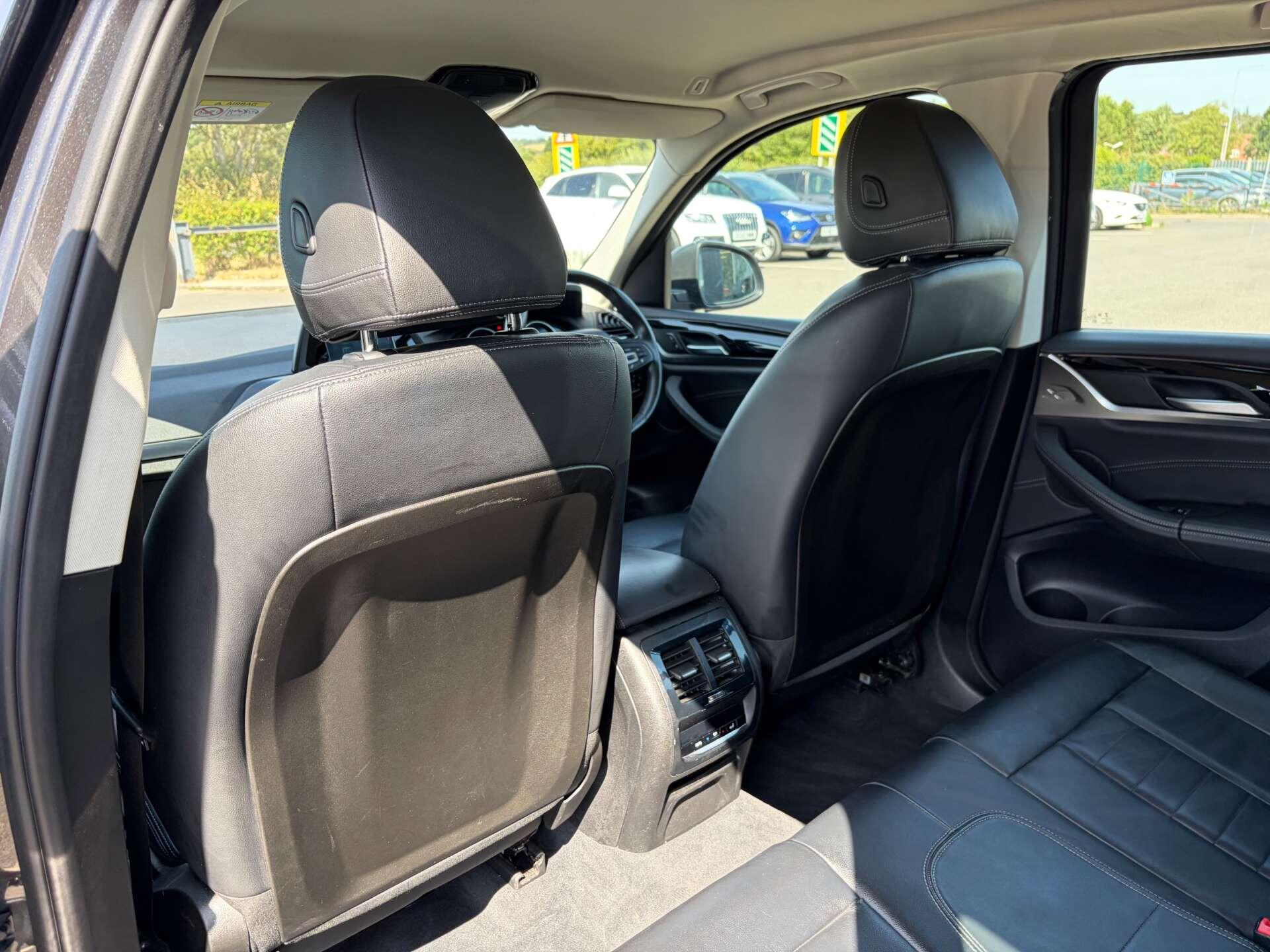 BMW X3 view 22