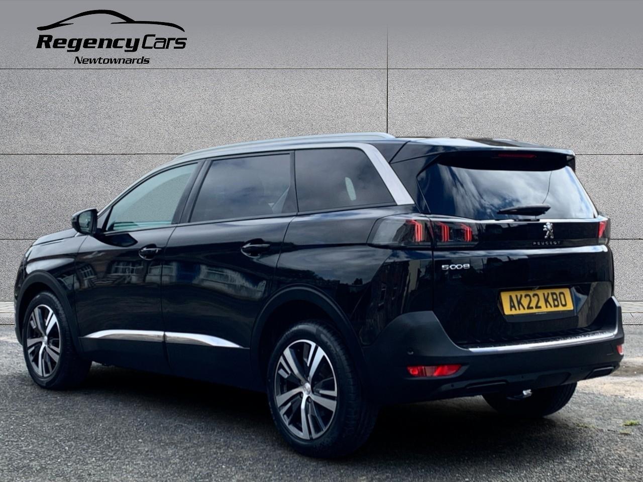 Peugeot 5008 view 4