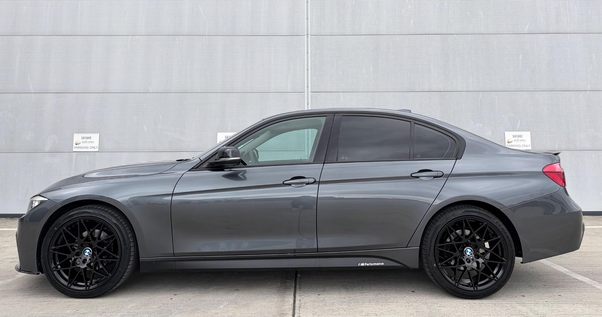 BMW 3 Series view 14