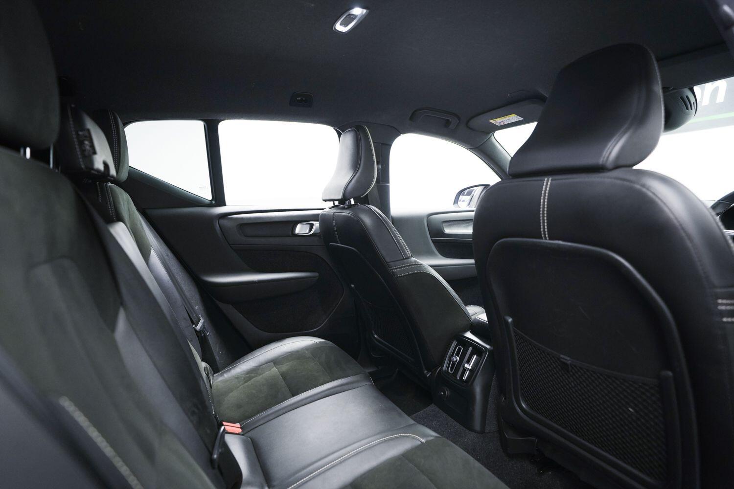 Volvo XC40 view 13