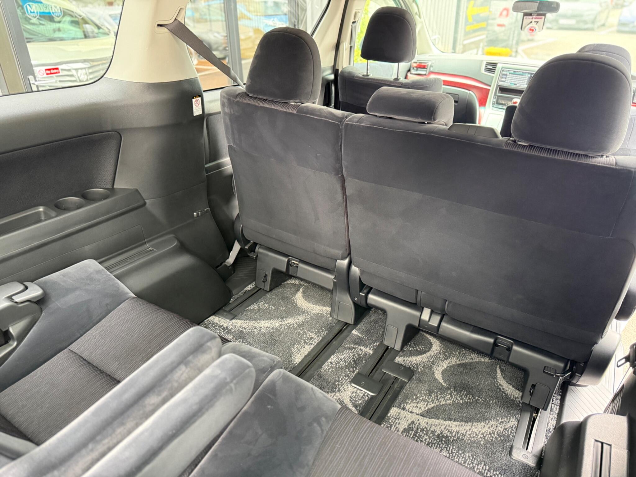Toyota Vellfire view 69