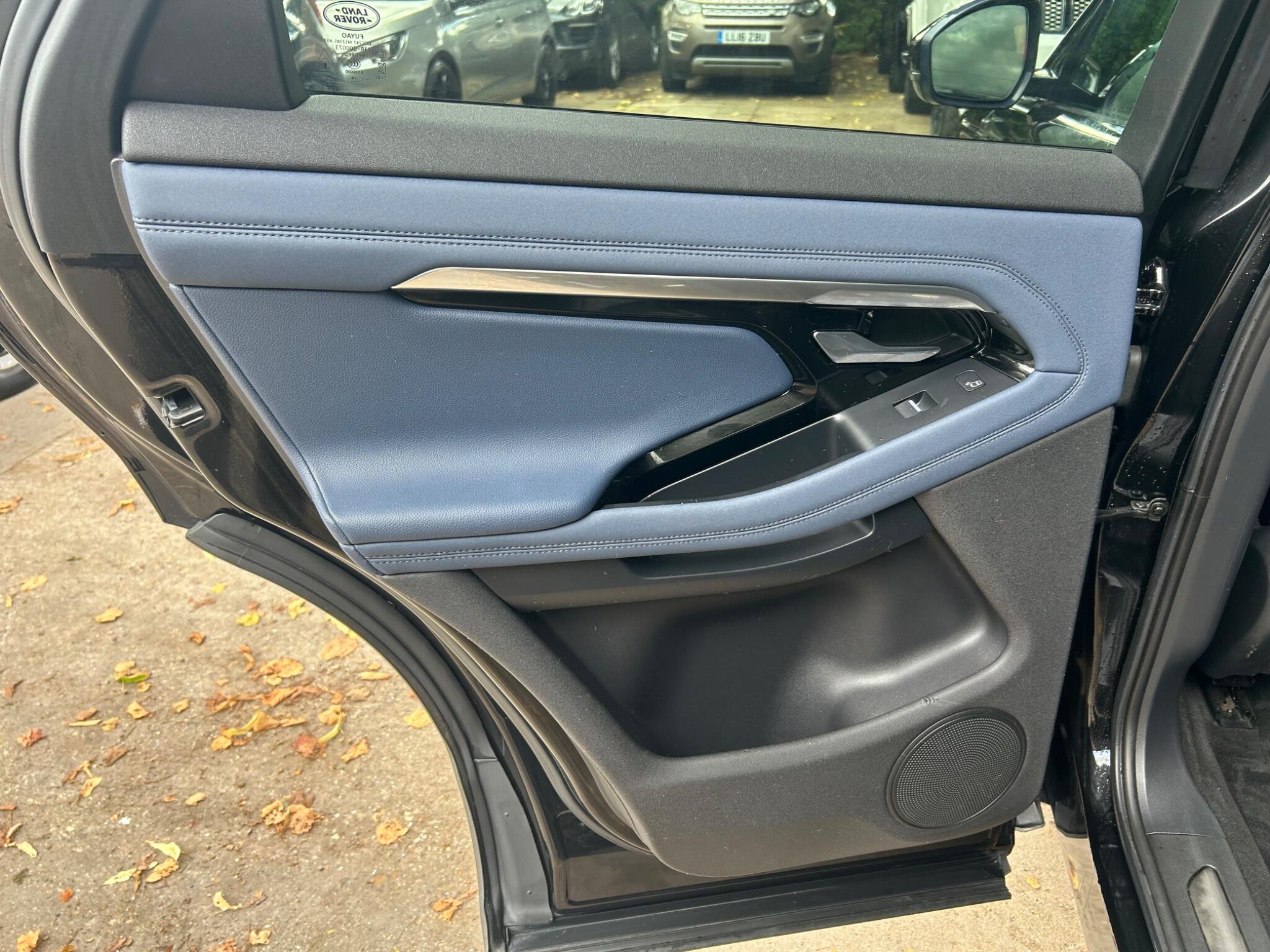 Land Rover Range Rover Evoque view 31