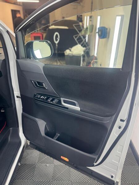 2013 Toyota Vellfire image 26