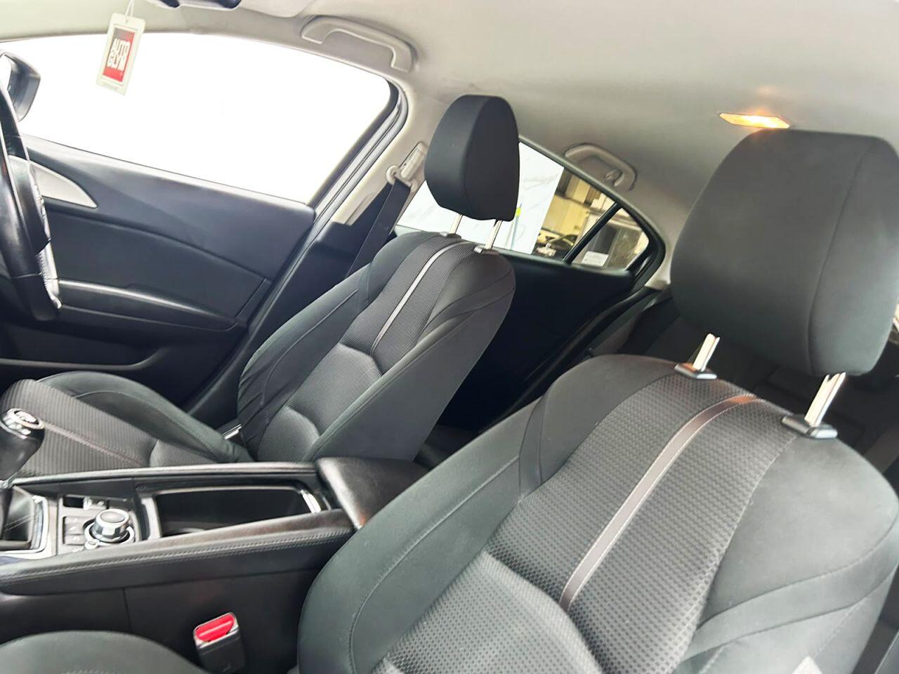 Mazda Mazda3 view 13
