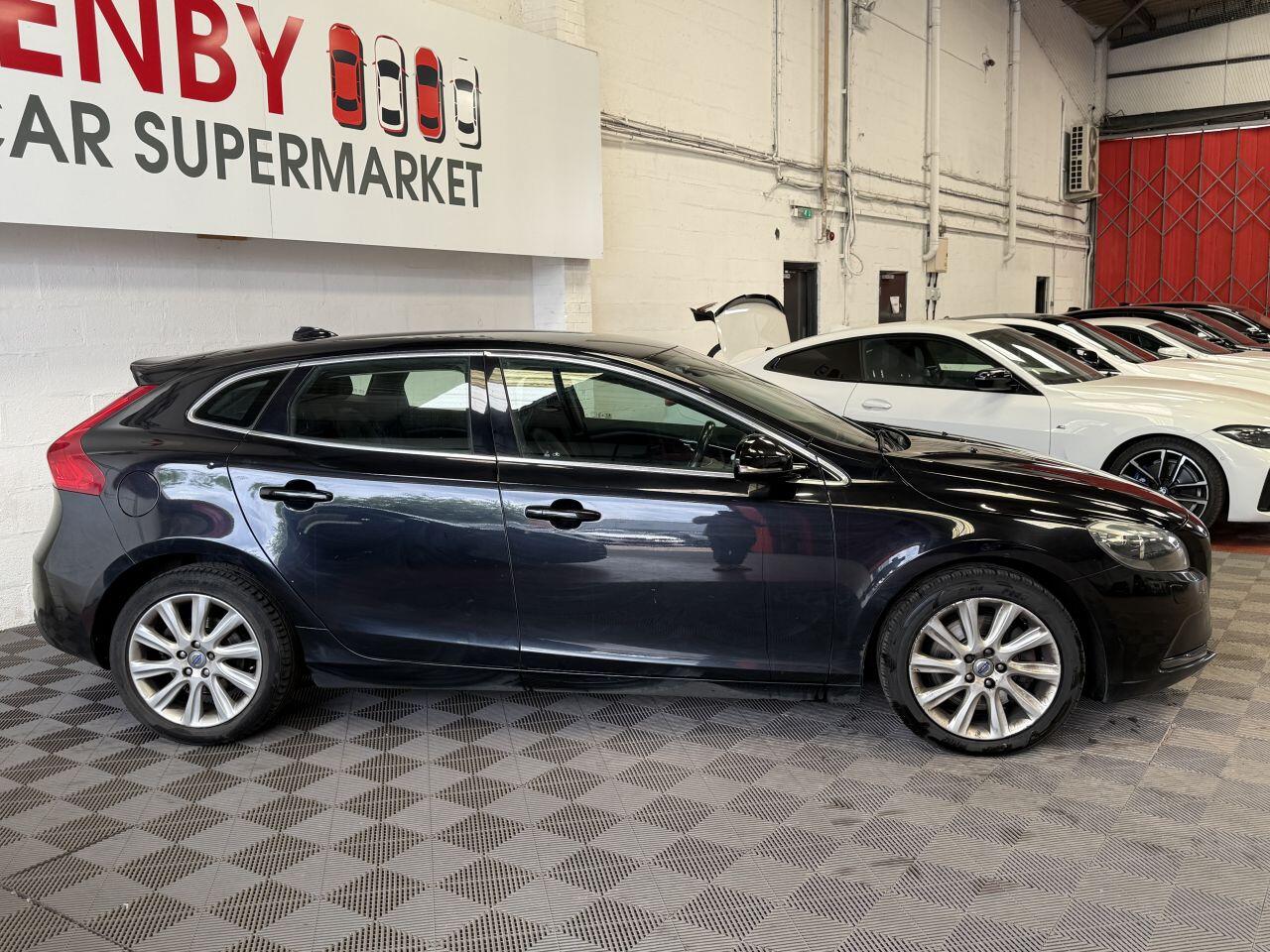 Volvo V40 view 8