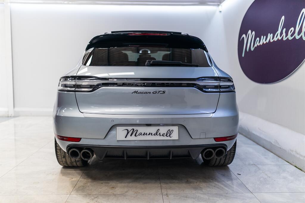Porsche Macan view 6