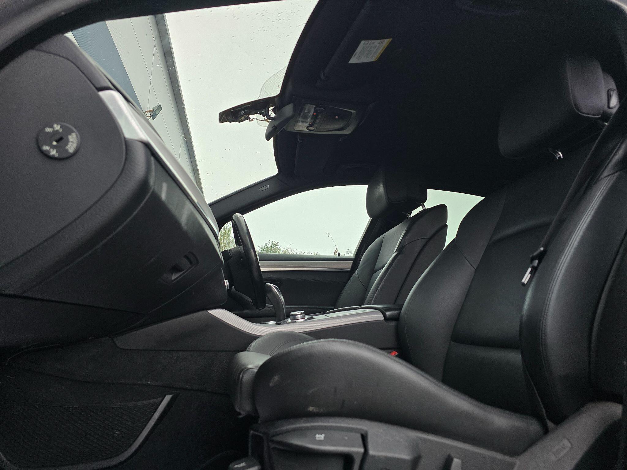 BMW 5 Series view 10